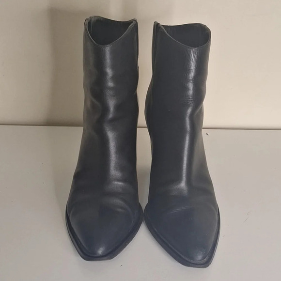 Vince made in Italy western style toe black leather booties SZ 9.5 - Picture 3 of 11